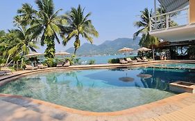 เรสโซลูชั่นรีสอร์ท